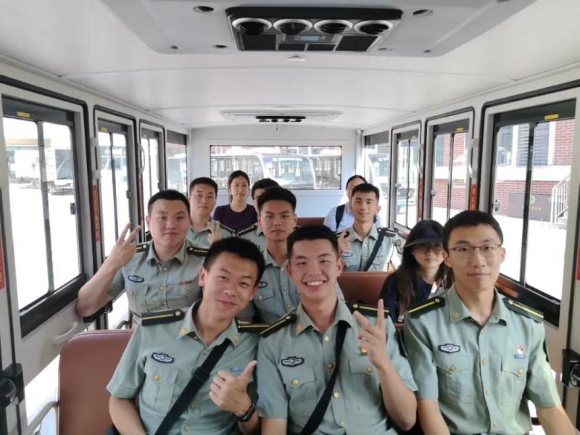 便捷随行的校园接驳车辆