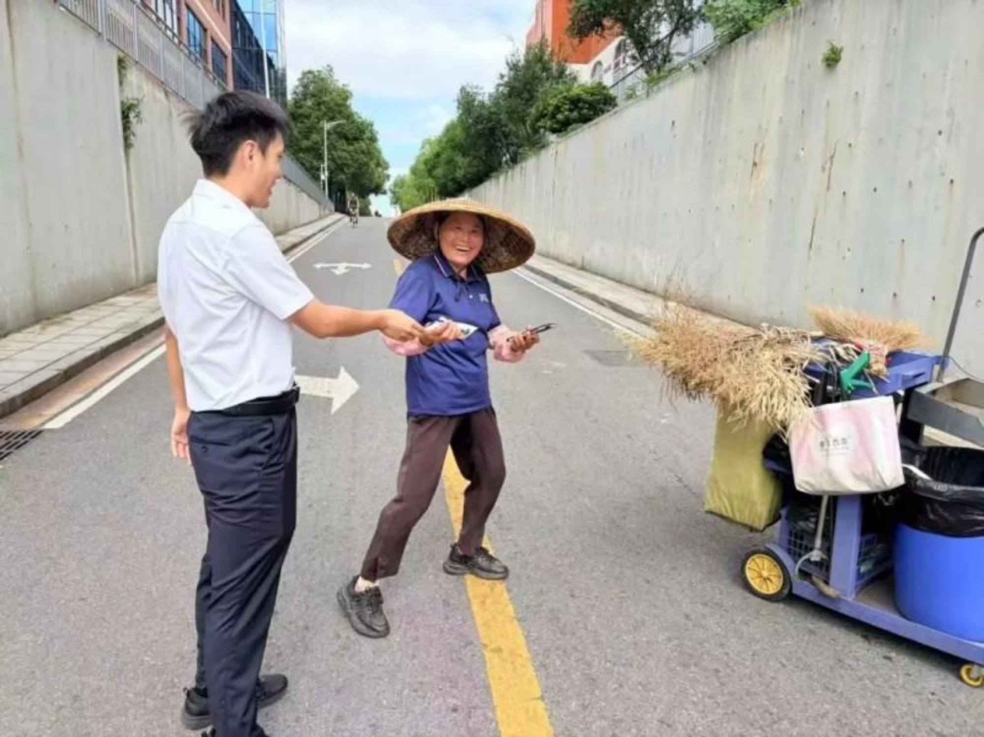 骄阳似火