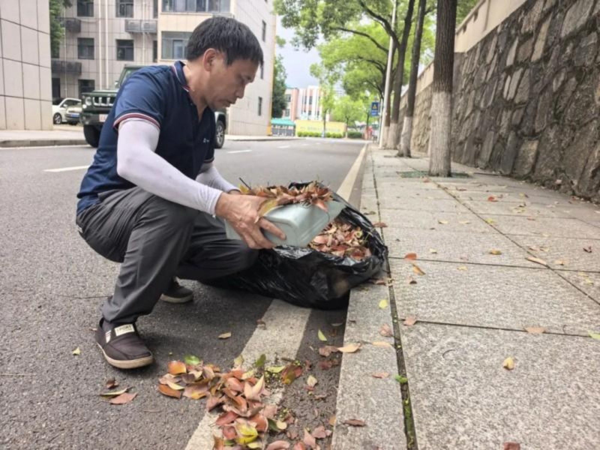 用心守护师生员工舌尖上的清爽夏日
